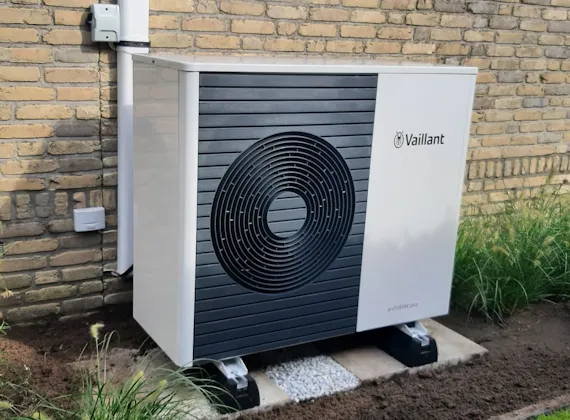 Buitenunit van een Vaillant-warmtepomp