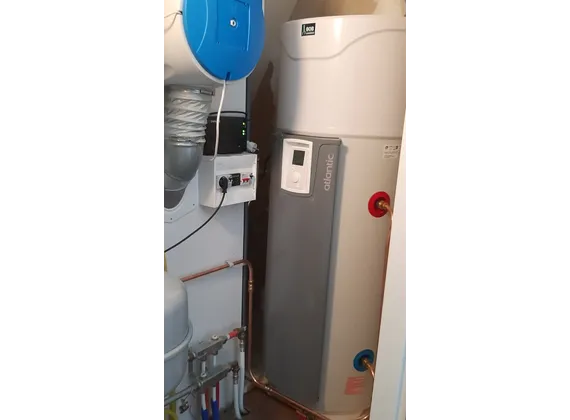 Warmtepompboiler in een technische ruimte