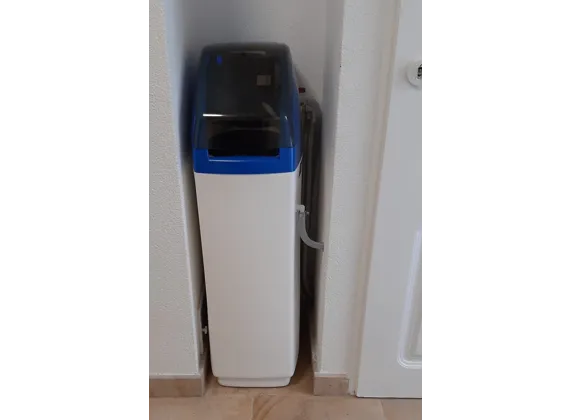 Compacte waterontharder